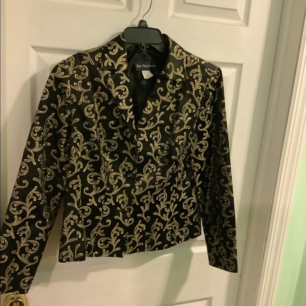1 pc Elegant black and gold design